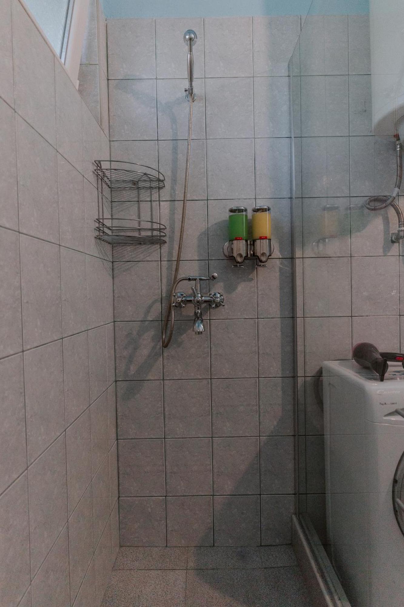 Central Apartment Cozy & Quiet Варна Экстерьер фото