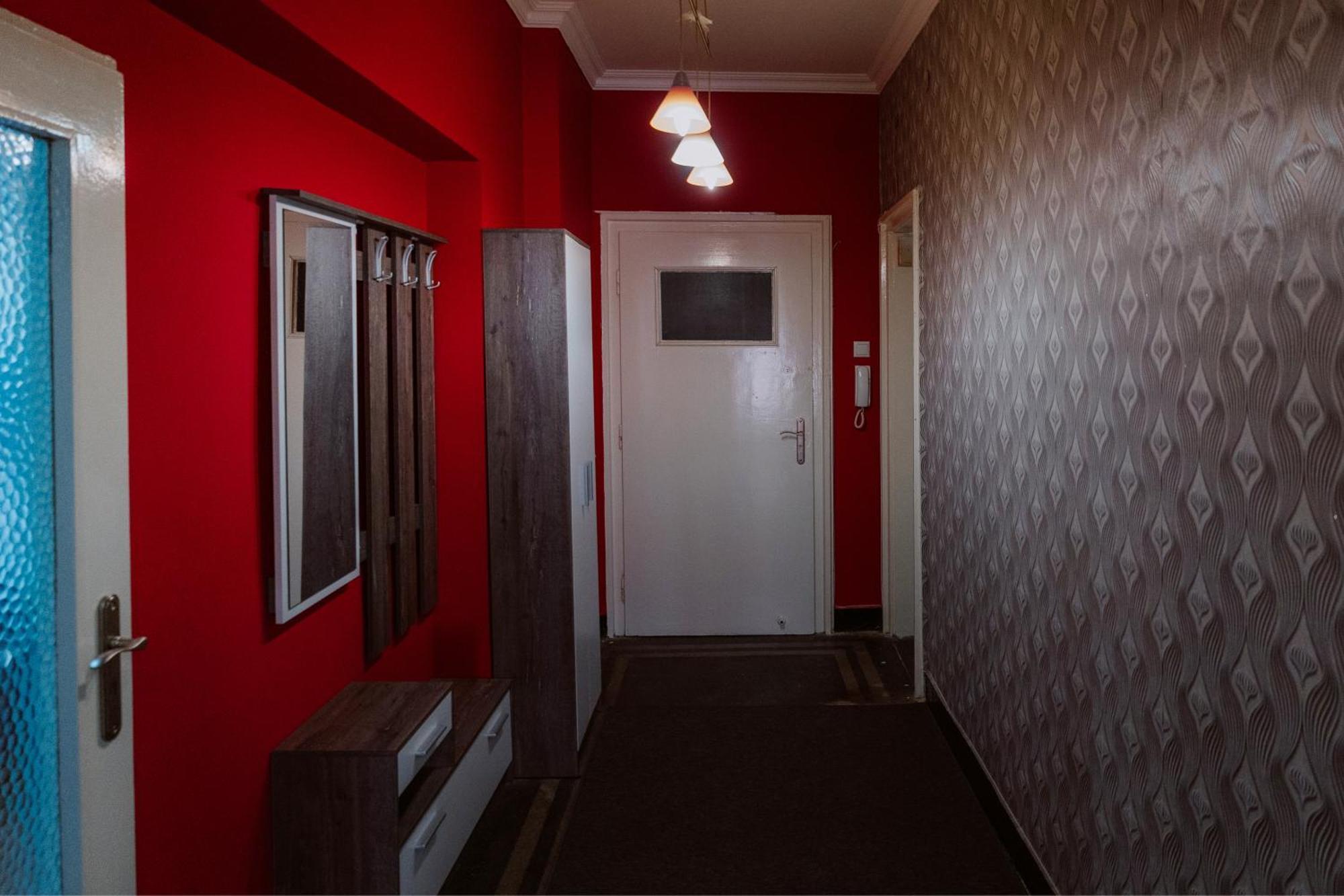 Central Apartment Cozy & Quiet Варна Экстерьер фото